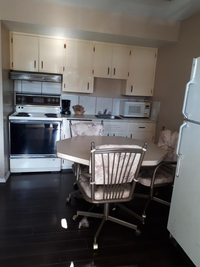 Travellers Rest Motel Salmon Arm Eksteriør bilde