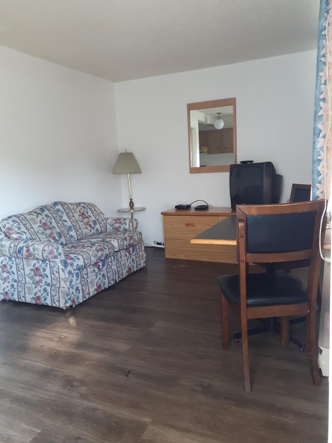 Travellers Rest Motel Salmon Arm Eksteriør bilde