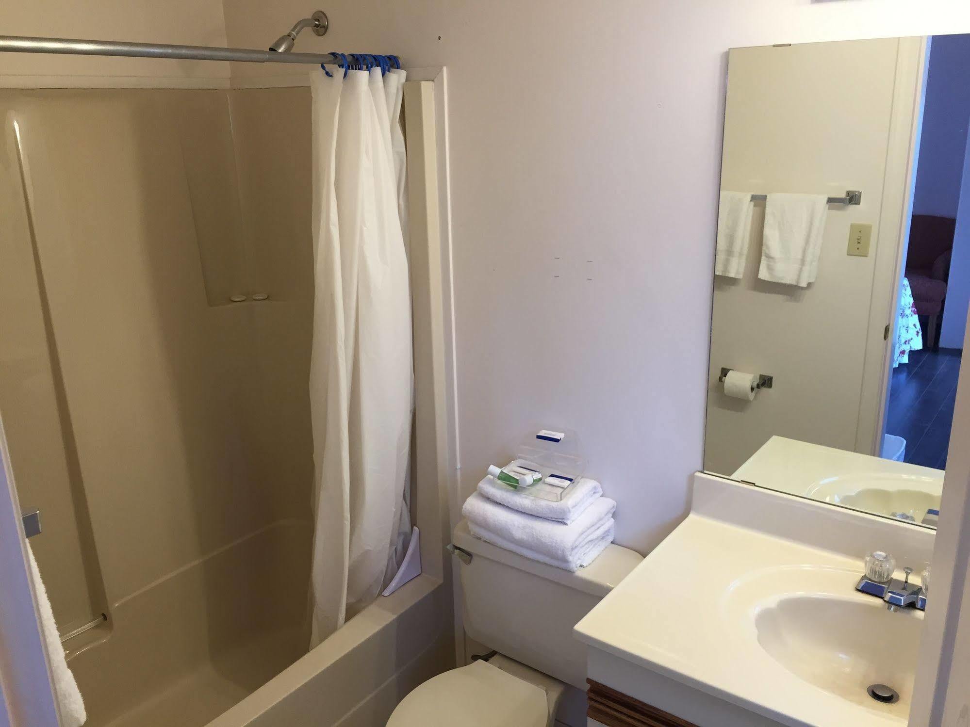 Travellers Rest Motel Salmon Arm Eksteriør bilde
